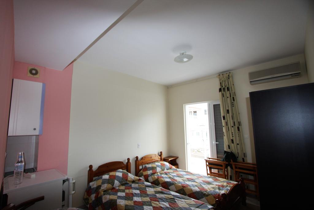 Miloi Rooms And Apartments Exterior foto
