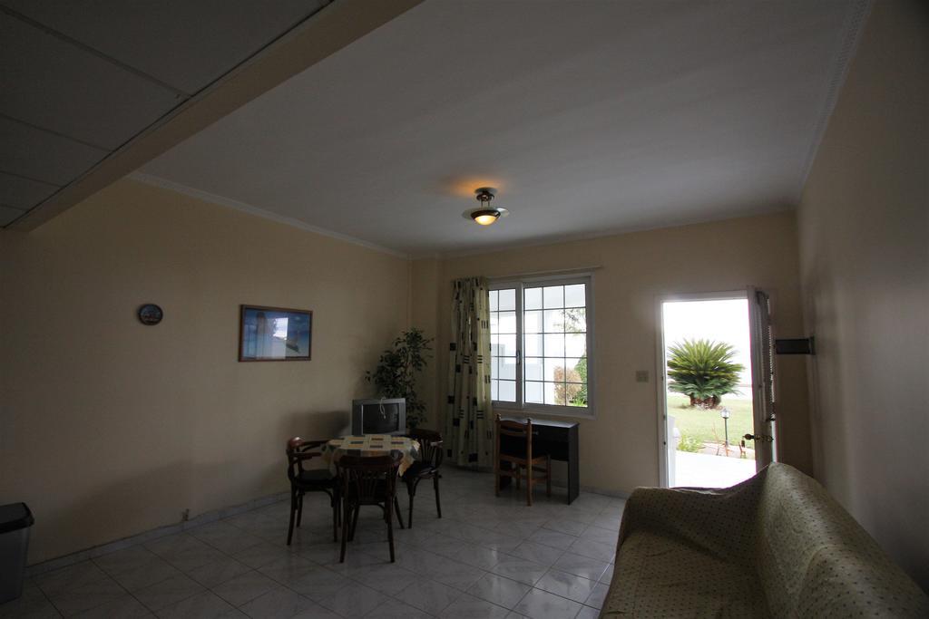 Miloi Rooms And Apartments Exterior foto